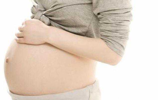 高龄女性生育希望：53岁试管婴儿成功率与条件解析